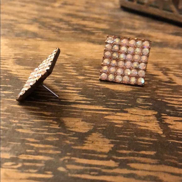 Vintage oversized rhinestone post earrings - Picture 3 of 4